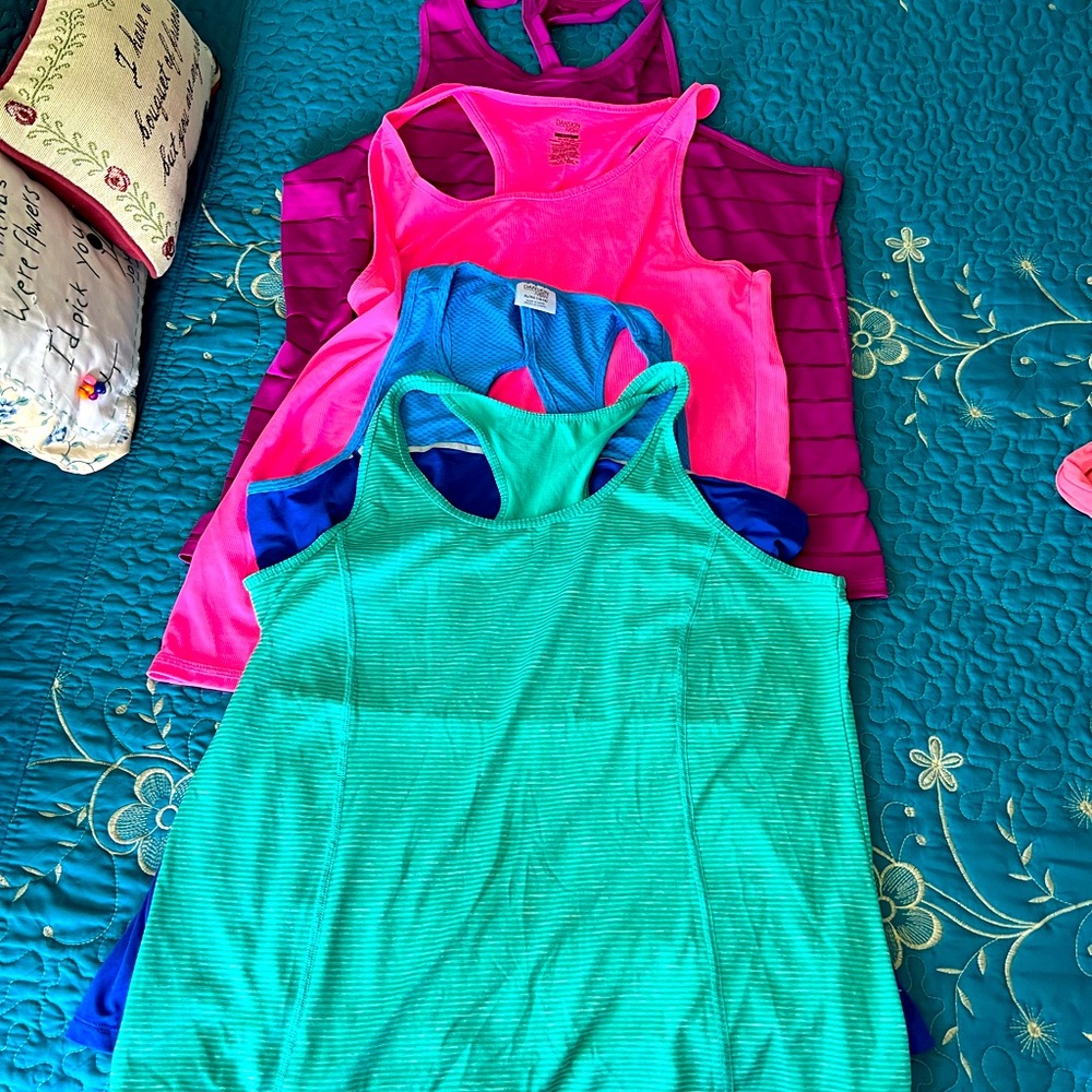 Active wear tank bundle this is SOLD